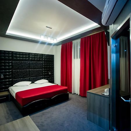 Hotel Aqua Târgu Jiu Buitenkant foto