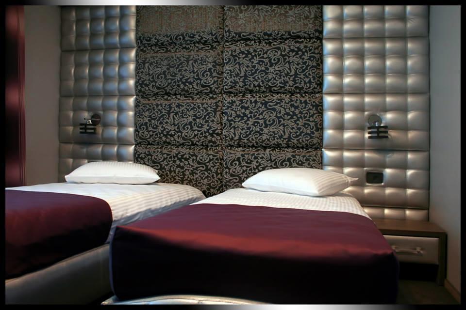 Hotel Aqua Târgu Jiu Buitenkant foto