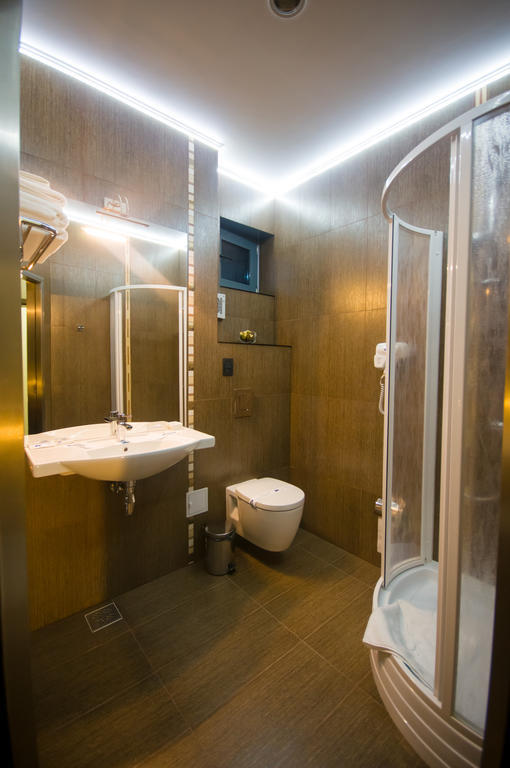 Hotel Aqua Târgu Jiu Kamer foto